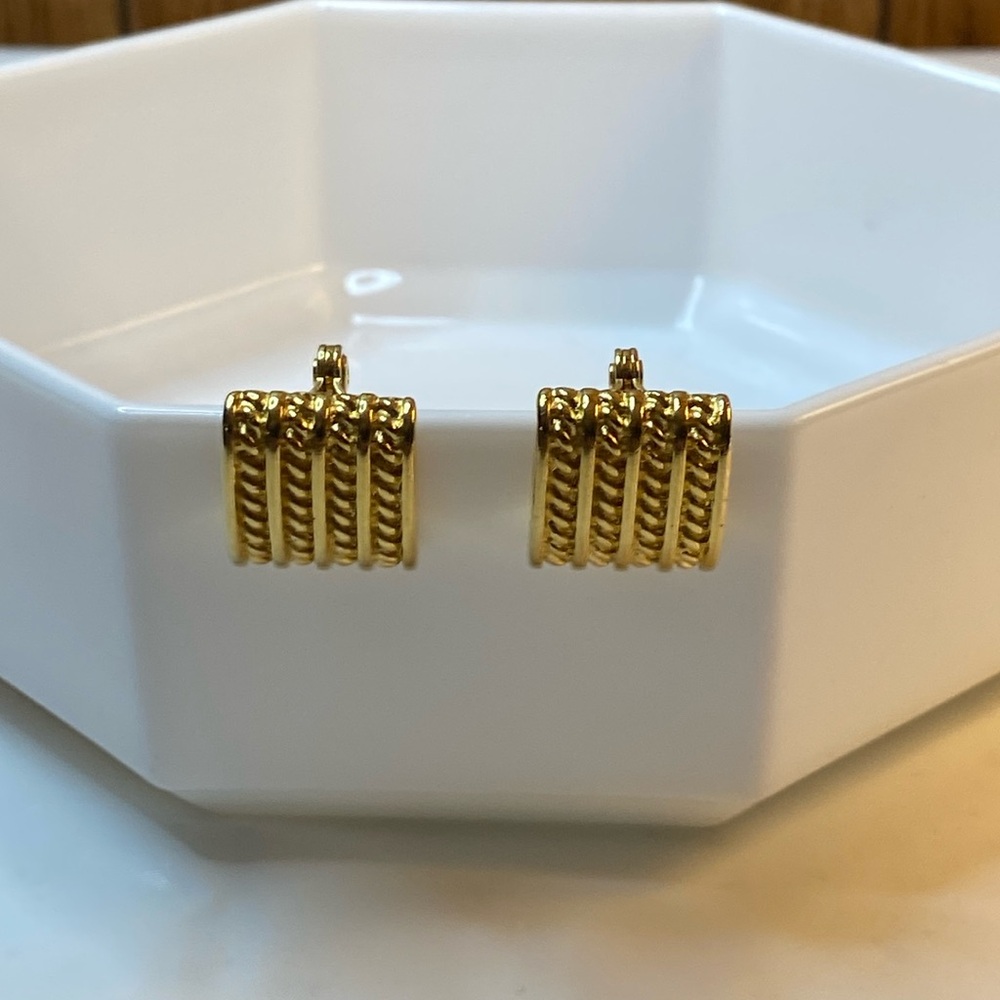 Vintage Monet Gold Tone Clip-on Earrings